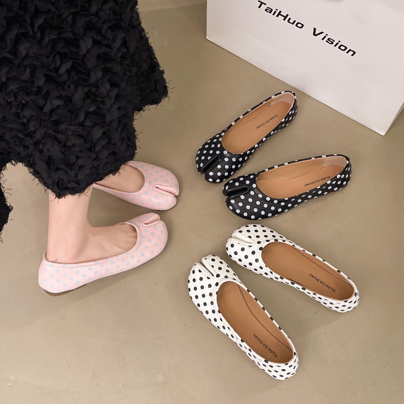 Women Split Toe Flats Polka Do - Women'S Shoes For Standing All Day บทวิจารณ์และราคา