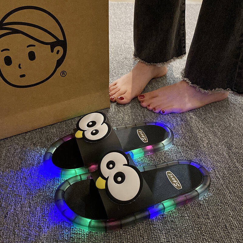 Funny Big Eyes Luminous Slide  - Mule Slip On บทวิจารณ์และราคา