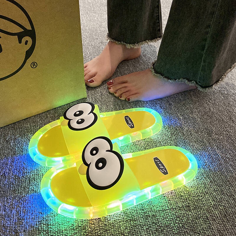 Funny Big Eyes Luminous Slide  - Mule Slip On บทวิจารณ์และราคา